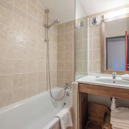 Aparthotel Pierre & Le Quartz 3*